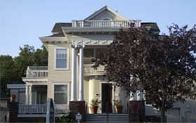 ホテル The Decker House メイソンシティ エクステリア 写真